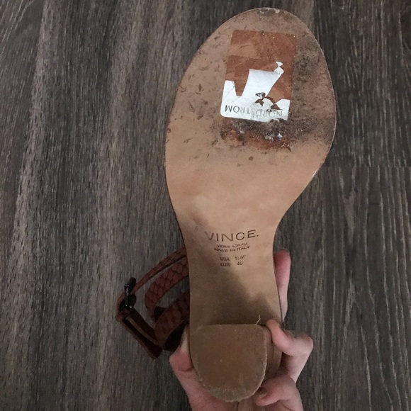 Vince ‘Nava’ ankle strap leather heeled sandals - Picture 6 of 8